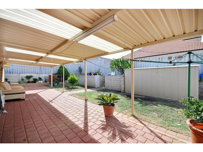 16 Tyndall Circuit, Alexander Heights WA 6064