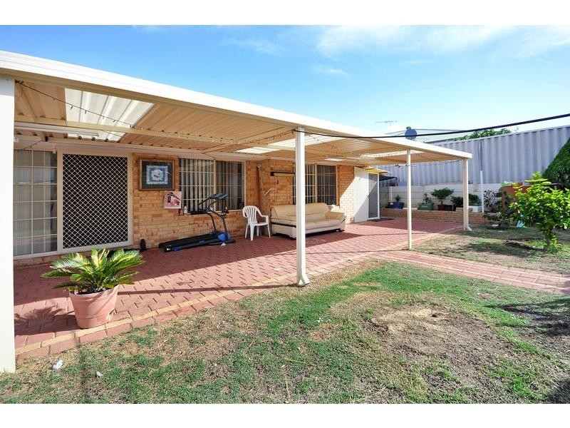 16 Tyndall Circuit, Alexander Heights WA 6064