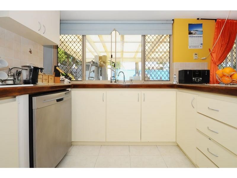 16 Polyantha Gardens, Mirrabooka WA 6061