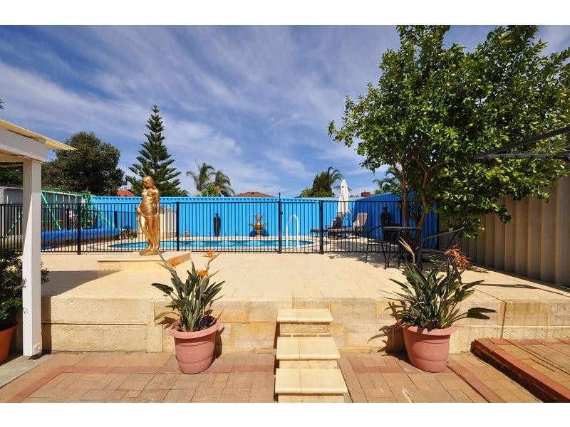 16 Polyantha Gardens, Mirrabooka WA 6061