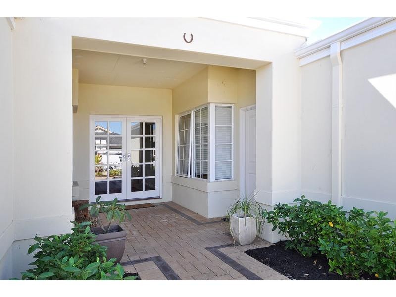9 Hirani Link, Aveley WA 6069