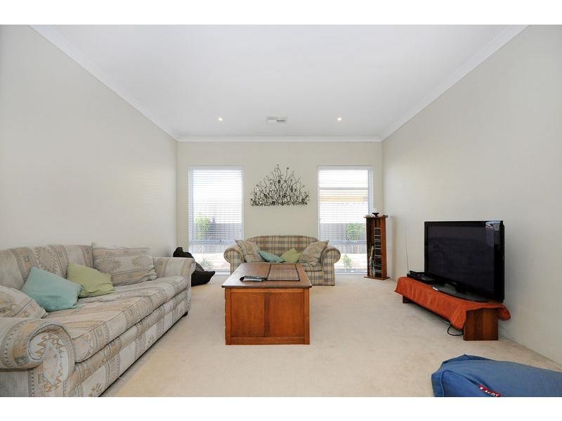 9 Hirani Link, Aveley WA 6069