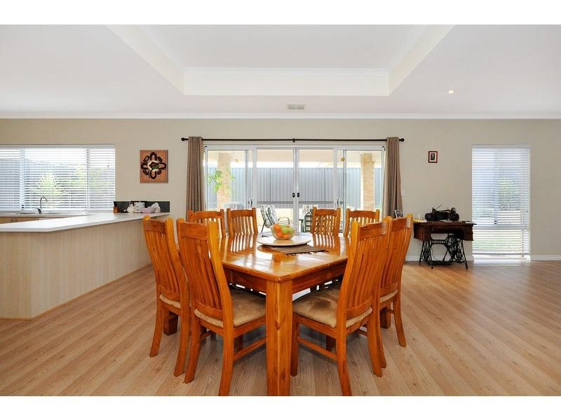 9 Hirani Link, Aveley WA 6069