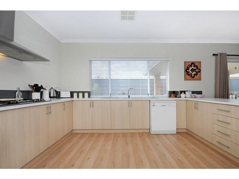 9 Hirani Link, Aveley WA 6069