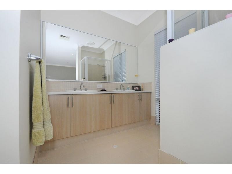 9 Hirani Link, Aveley WA 6069