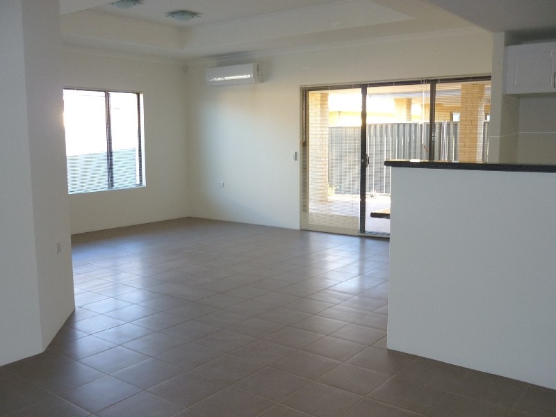 12 Vellum Loop, Aveley WA 6069
