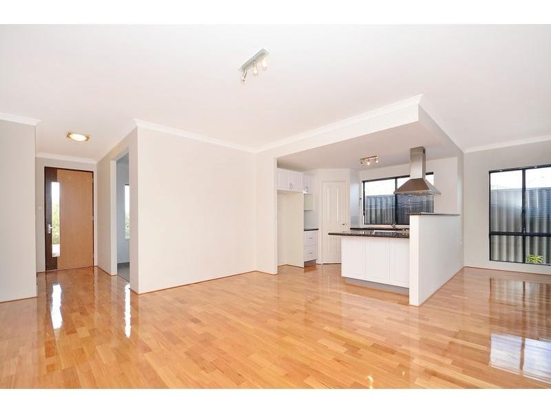 4 Vellum Loop, Aveley WA 6069