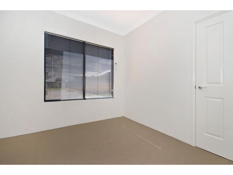 4 Vellum Loop, Aveley WA 6069