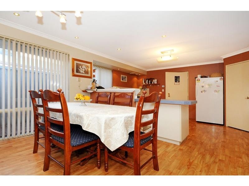 42 Cleveland Court, Marangaroo WA 6064