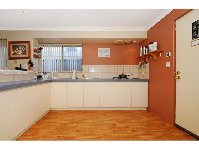 42 Cleveland Court, Marangaroo WA 6064