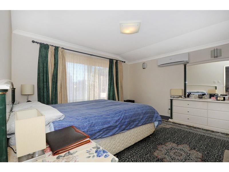 42 Cleveland Court, Marangaroo WA 6064