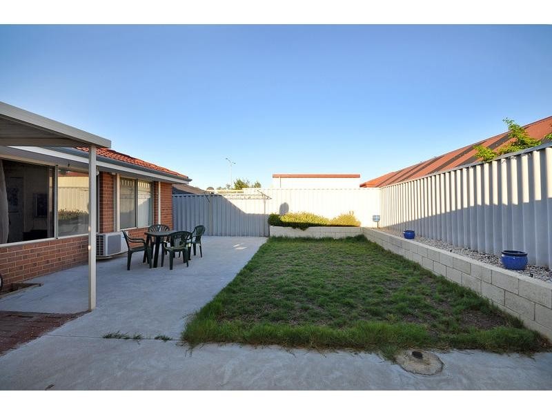 42 Cleveland Court, Marangaroo WA 6064