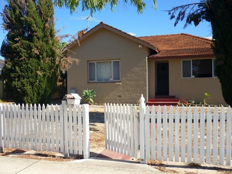 61 Walpole Street, St James WA 6102
