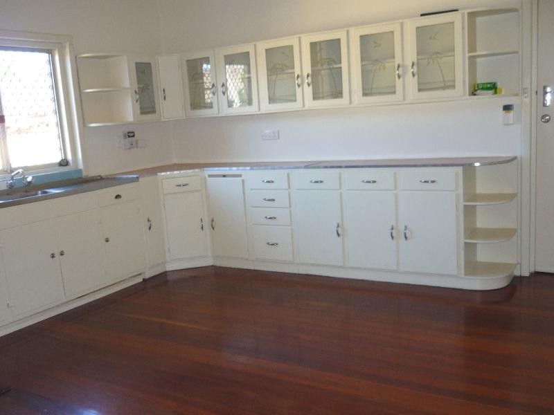 61 Walpole Street, St James WA 6102