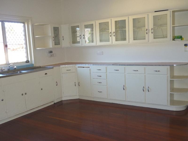 61 Walpole Street, St James WA 6102