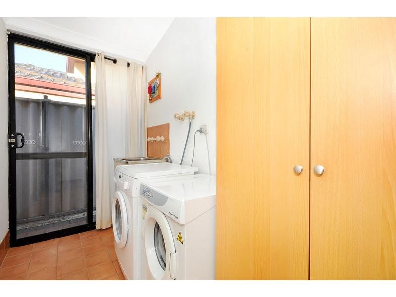 15 Dandenong Way, Alexander Heights WA 6064