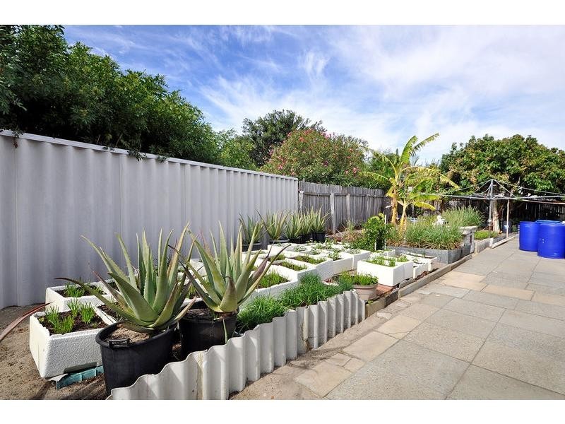 24 Greville Way, Girrawheen WA 6064