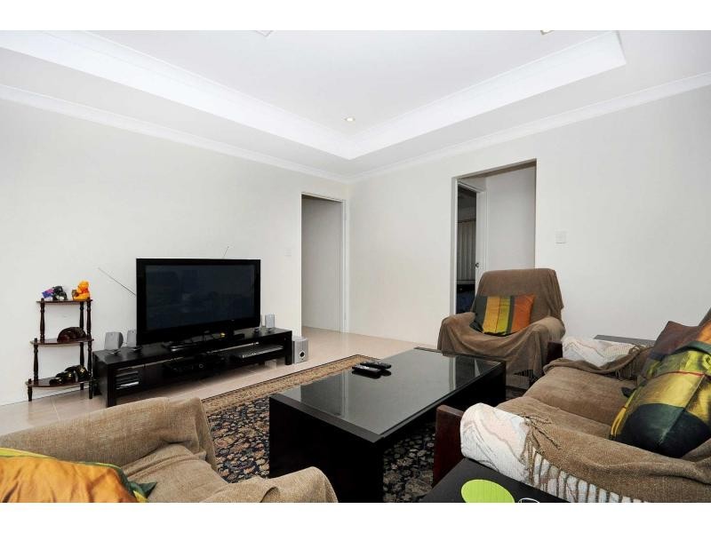 7 McNamara Place, Marangaroo WA 6064