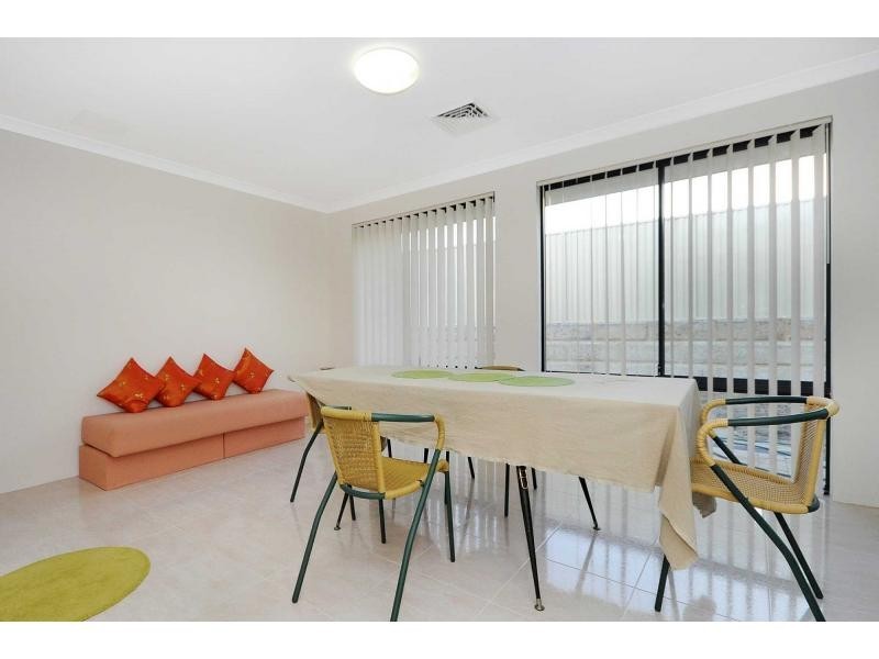 7 McNamara Place, Marangaroo WA 6064