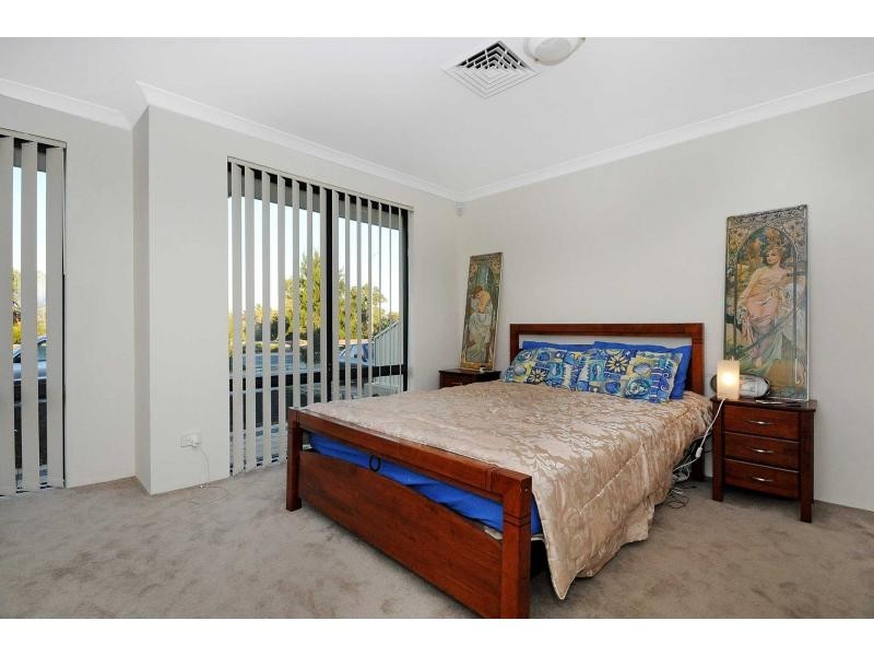 7 McNamara Place, Marangaroo WA 6064