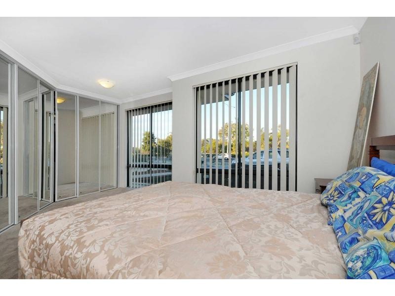 7 McNamara Place, Marangaroo WA 6064