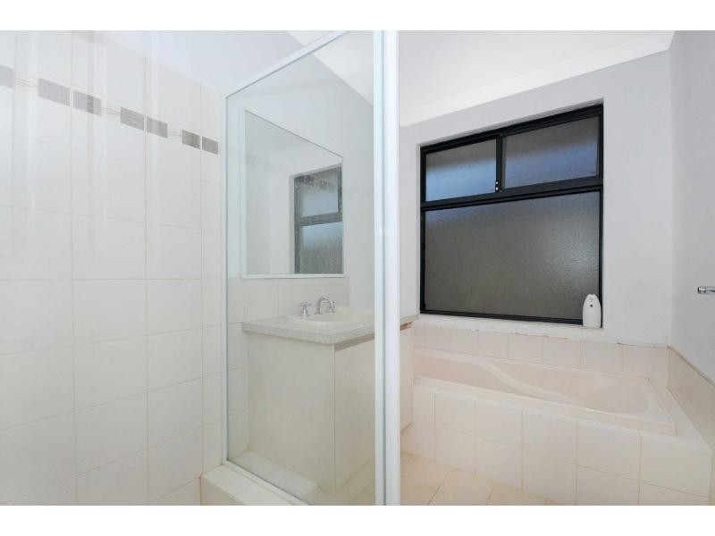 7 McNamara Place, Marangaroo WA 6064