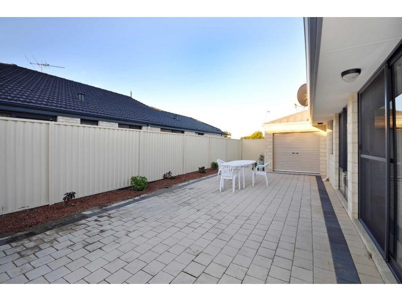 7 McNamara Place, Marangaroo WA 6064