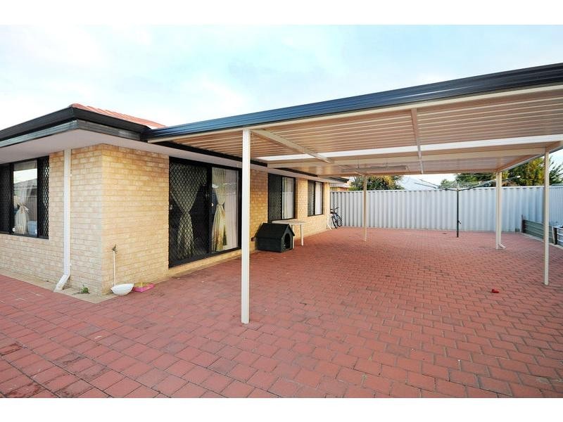 17 Peran Street, Beechboro WA 6063