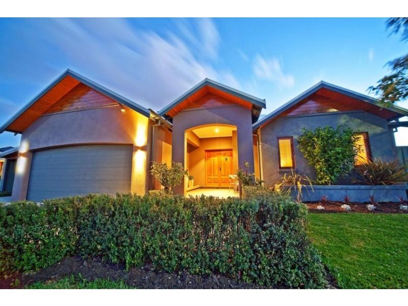 25 Stonewall Circuit, Landsdale WA 6065