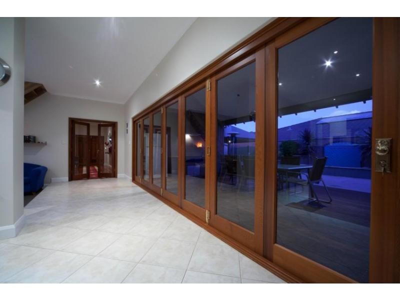 25 Stonewall Circuit, Landsdale WA 6065