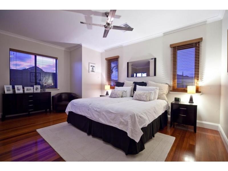 25 Stonewall Circuit, Landsdale WA 6065