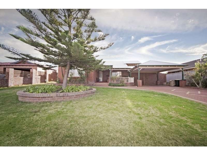 16 Bluewater Rise, Mullaloo WA 6027