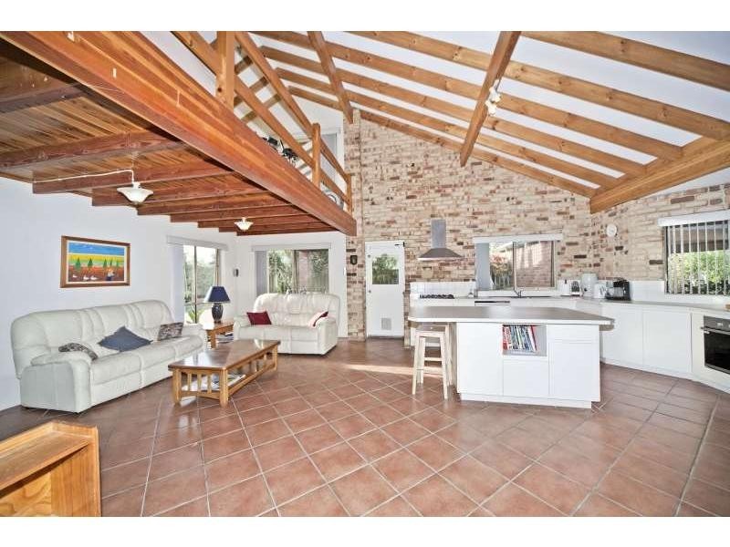 16 Bluewater Rise, Mullaloo WA 6027