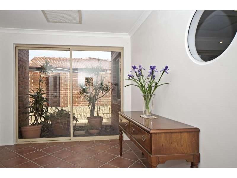 16 Bluewater Rise, Mullaloo WA 6027