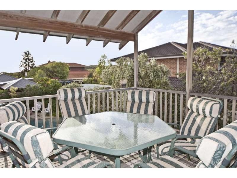 16 Bluewater Rise, Mullaloo WA 6027