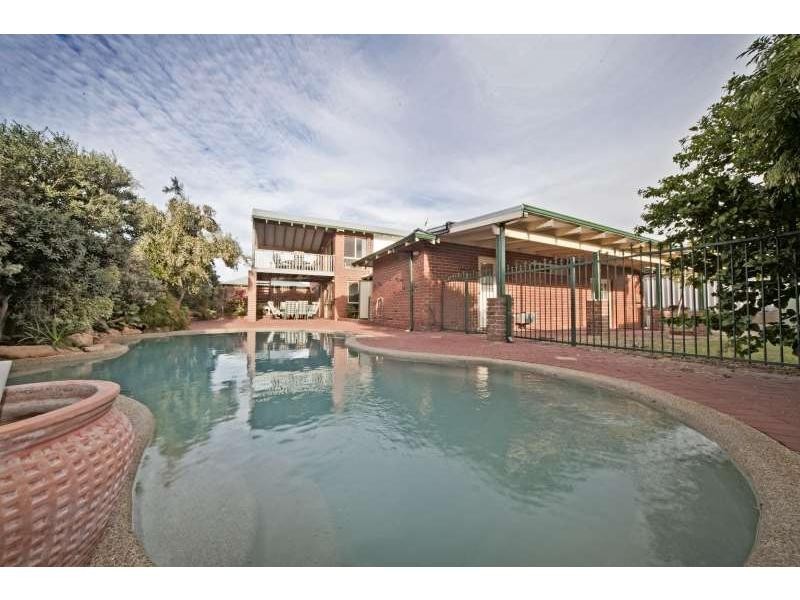 16 Bluewater Rise, Mullaloo WA 6027