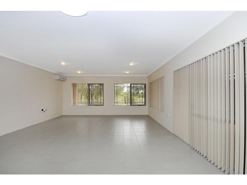 21 Ollave Circuit, Aveley WA 6069