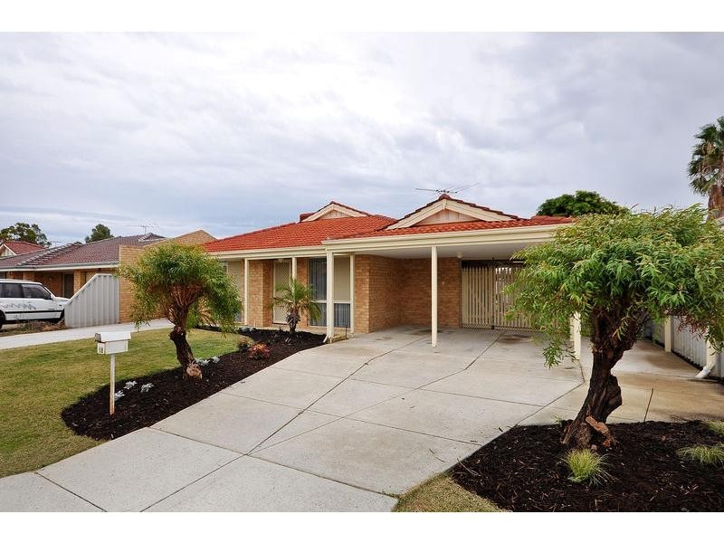 18 Parkin Way, Marangaroo WA 6064