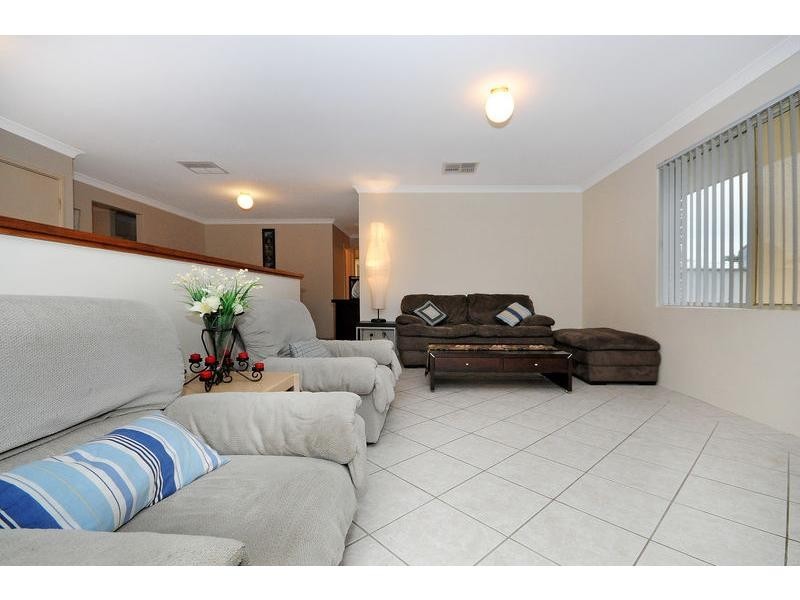 18 Parkin Way, Marangaroo WA 6064