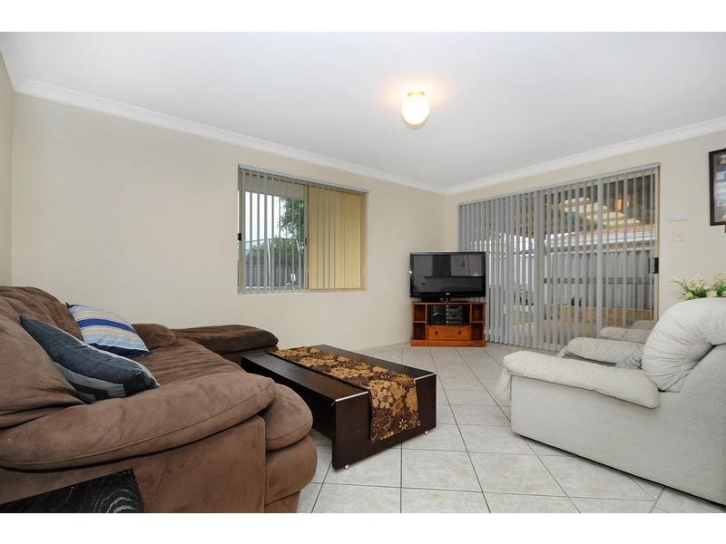 18 Parkin Way, Marangaroo WA 6064