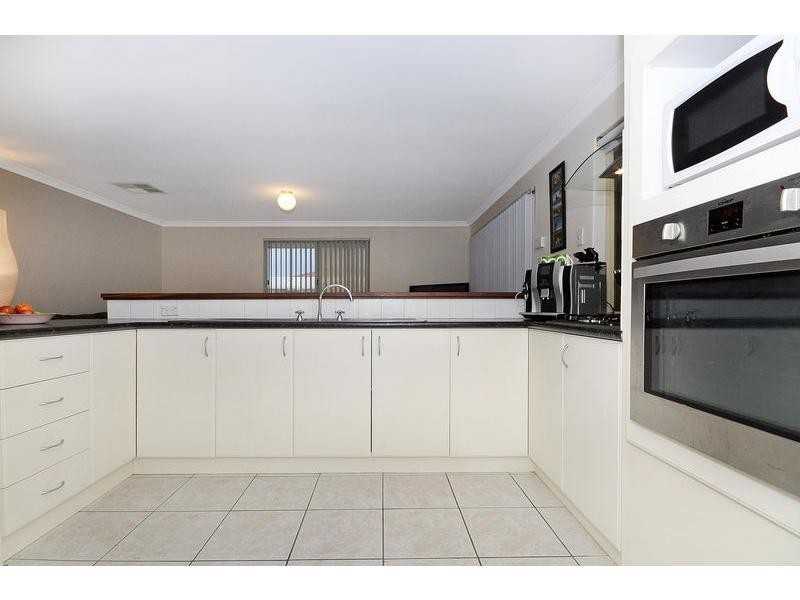 18 Parkin Way, Marangaroo WA 6064