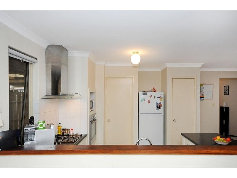 18 Parkin Way, Marangaroo WA 6064