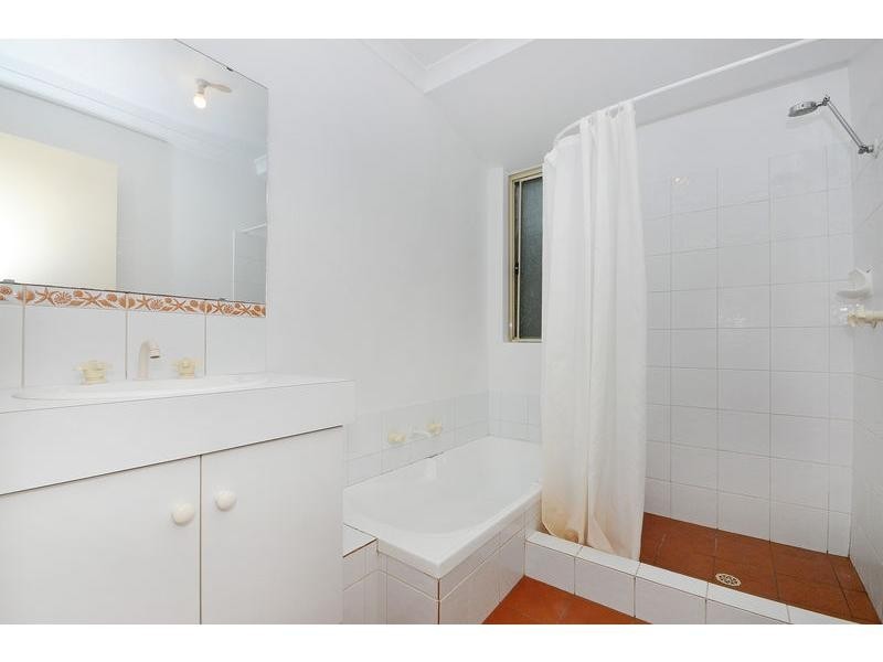 18 Parkin Way, Marangaroo WA 6064