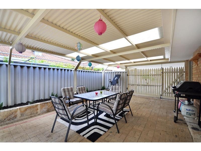 18 Parkin Way, Marangaroo WA 6064
