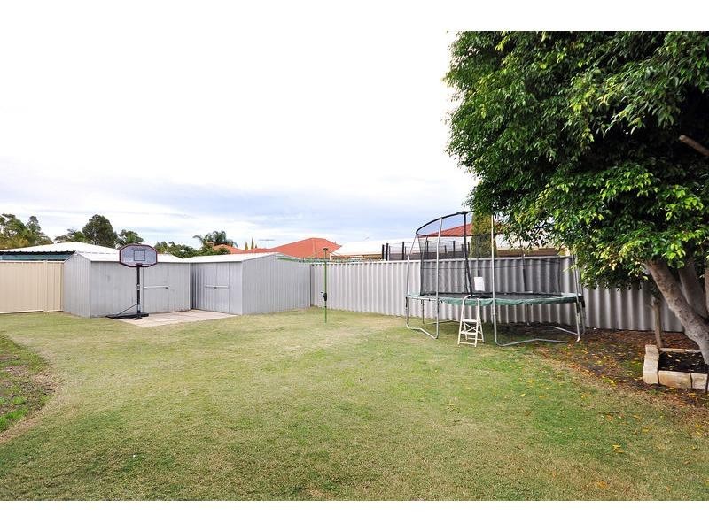 18 Parkin Way, Marangaroo WA 6064