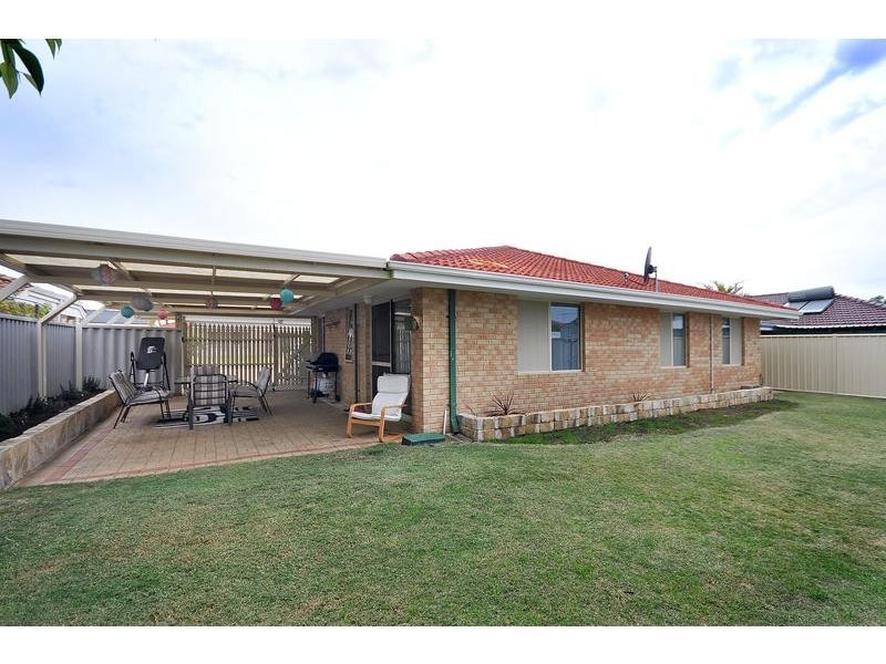 18 Parkin Way, Marangaroo WA 6064