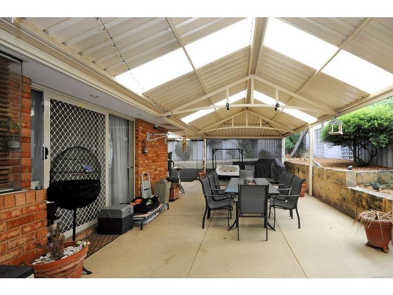 17 Collison Place, Marangaroo WA 6064