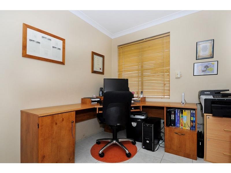17 Collison Place, Marangaroo WA 6064