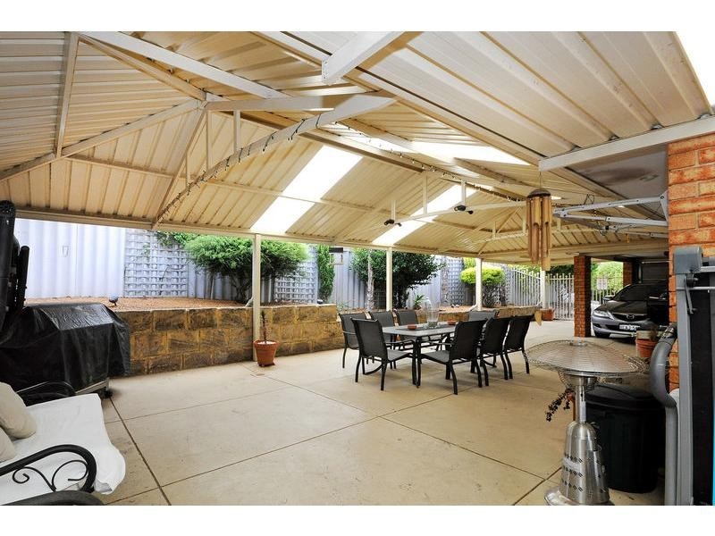 17 Collison Place, Marangaroo WA 6064