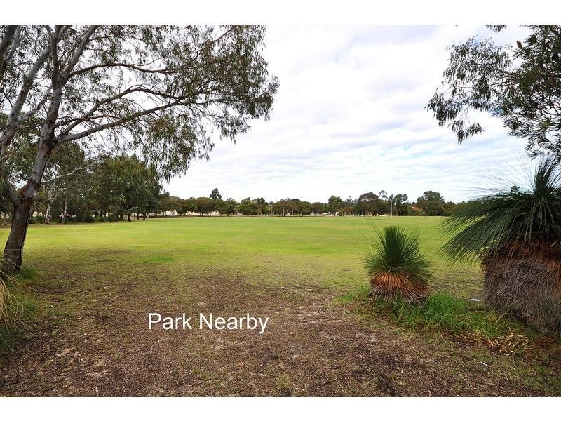 17 Collison Place, Marangaroo WA 6064